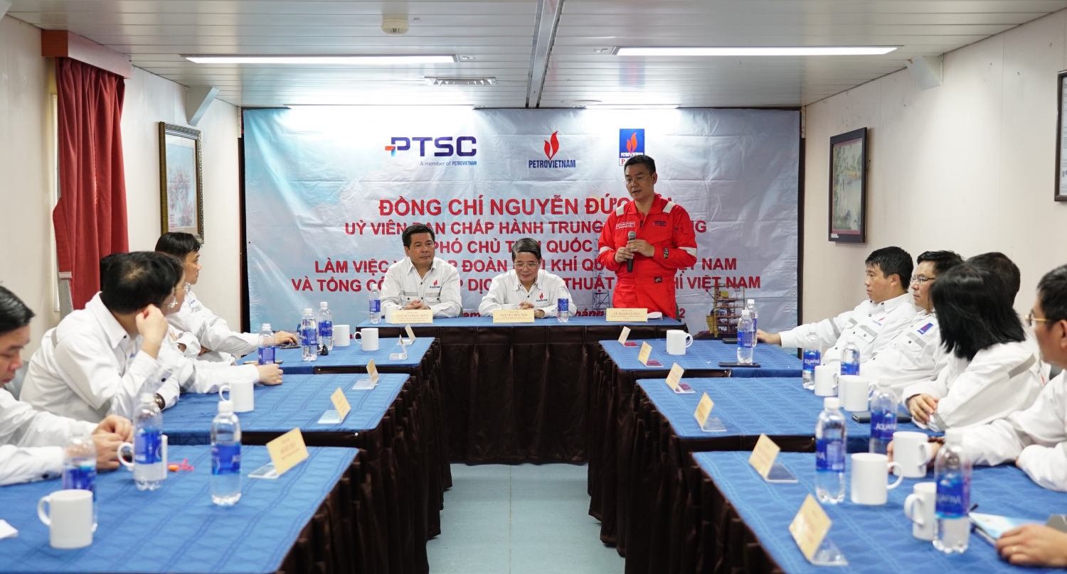 Phó Chủ tịch Quốc hội Nguyễn Đức Hải làm việc, thăm hỏi, động viên người lao động dầu khí tại mỏ Thăng Long - Đông Đô Phó Chủ tịch Quốc hội Nguyễn Đức Hải làm việc, thăm hỏi, động viên người lao động dầu khí tại mỏ Thăng Long - Đông Đô