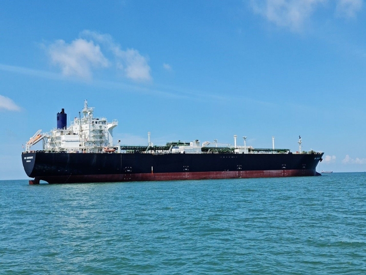 Những con tàu mang theo khát vọng