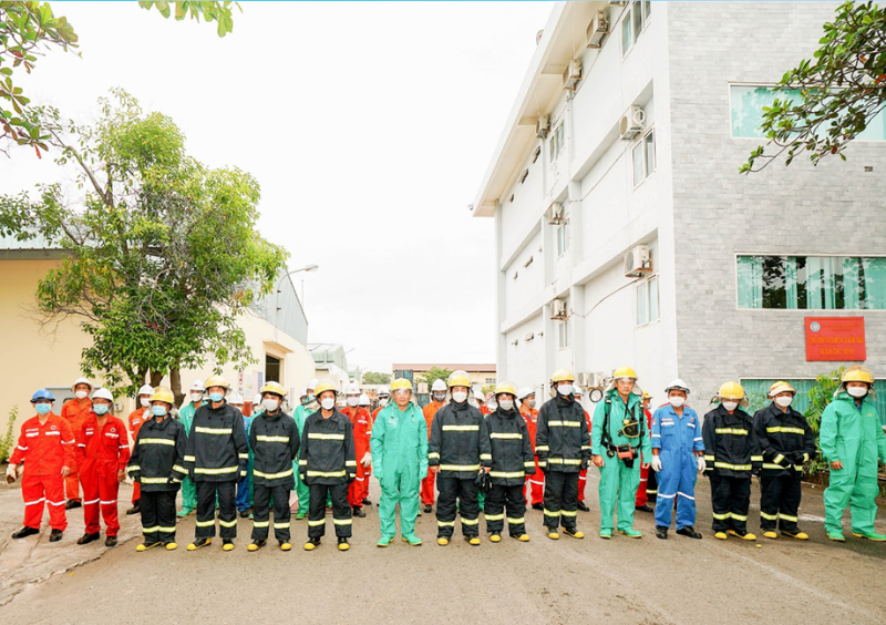 Diễn tập ứng phó sự cố cháy tại Cụm kho Cảng Vietsovpetro