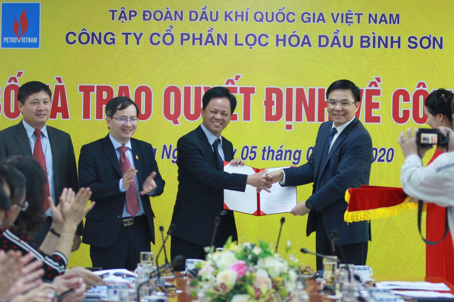 bsr cong bo va trao quyet dinh ve cong tac can bo