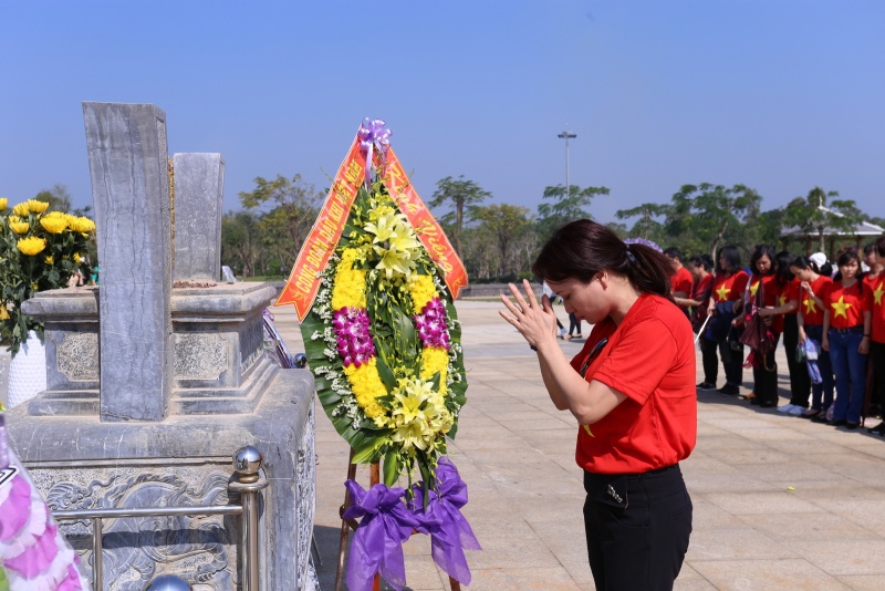 cong doan dau khi tri an me vnah va huong den bien dao que huong