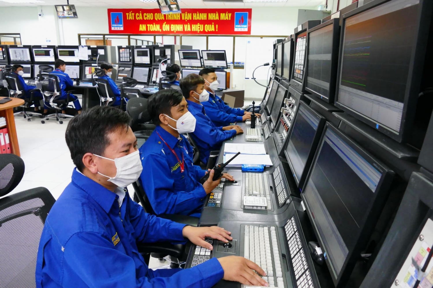 Petrovietnam tham gia vào việc bình ổn thị trường xăng dầu thế nào? Petrovietnam tham gia vào việc bình ổn thị trường xăng dầu thế nào?