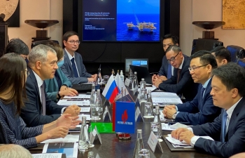 Tổng giám đốc Petrovietnam Lê Mạnh Hùng làm việc với Công ty Gazprom EP International