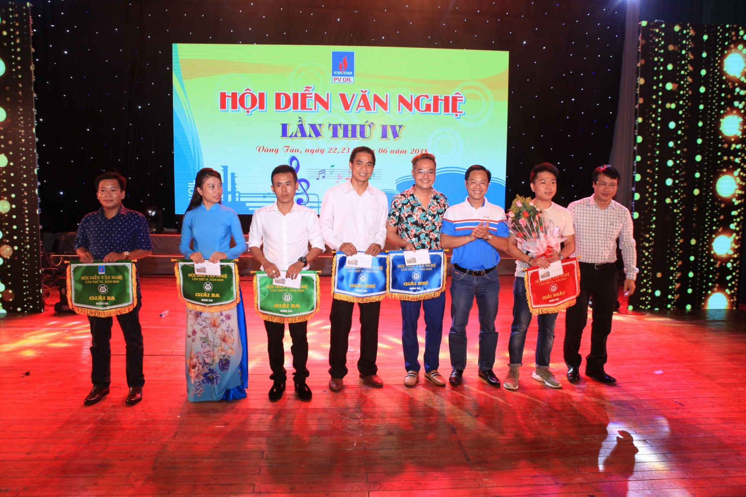 Hội diễn văn nghệ PVOIL lần 4 thu hút 29 đơn vị tham gia hoi dien van nghe pvoil lan 4 thu hut 29 don vi tham gia