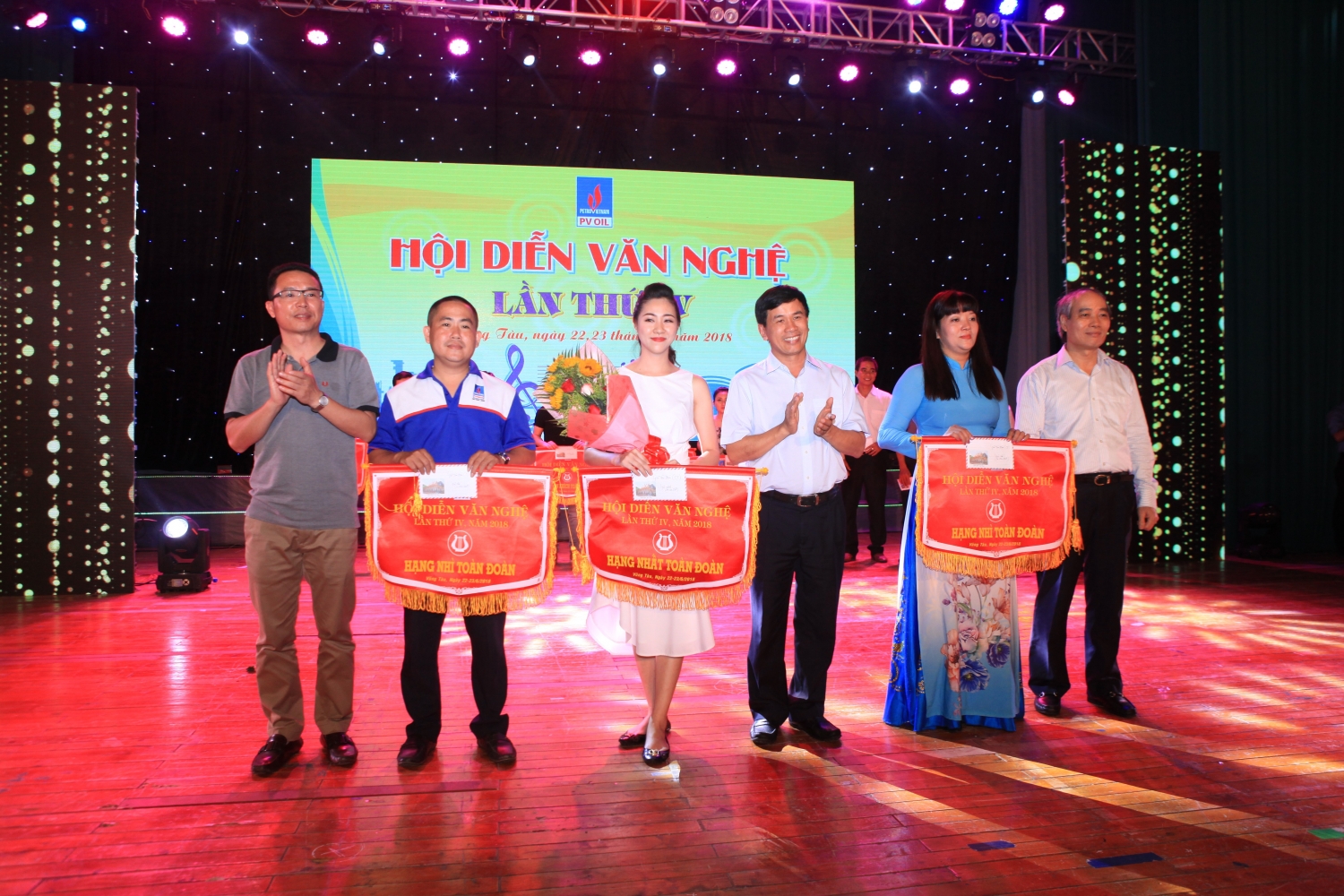 Hội diễn văn nghệ PVOIL lần 4 thu hút 29 đơn vị tham gia hoi dien van nghe pvoil lan 4 thu hut 29 don vi tham gia