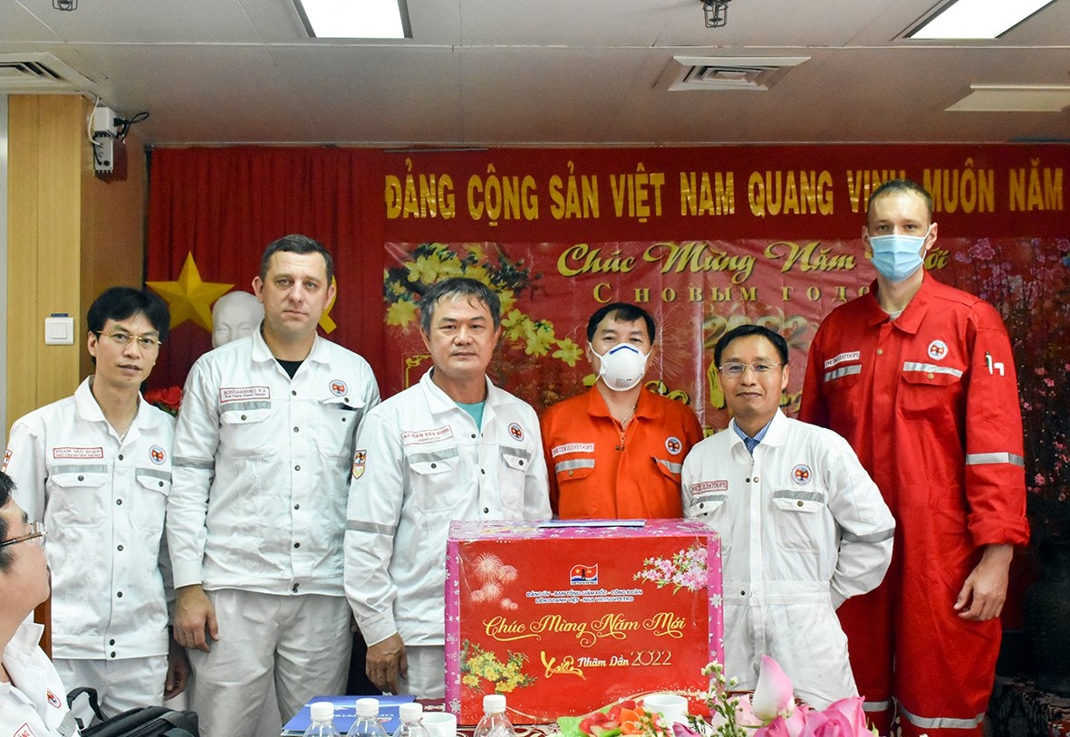 Lãnh đạo Đảng ủy Khối DNTW, tỉnh Bà Rịa - Vũng Tàu và Petrovietnam thăm và làm việc tại giàn CNTT 3 Lãnh đạo Đảng ủy Khối DNTW, tỉnh Bà Rịa - Vũng Tàu và Petrovietnam thăm và làm việc tại giàn CNTT 3