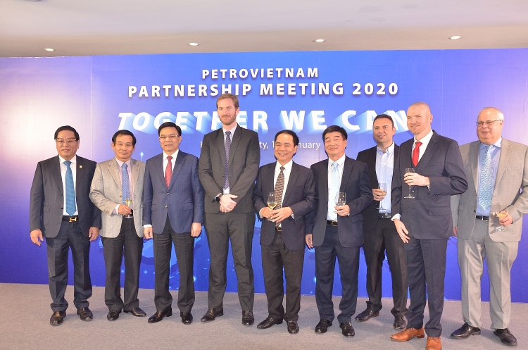 Petrovietnam gặp mặt các nhà thầu dầu khí năm 2020 petrovietnam gap mat cac nha thau dau khi nam 2020