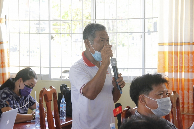 Đồng chí Lê Mạnh Hùng tiếp xúc cử tri tại hai xã Trí Phải, Trí Lực, huyện Thới Bình, tỉnh Cà Mau