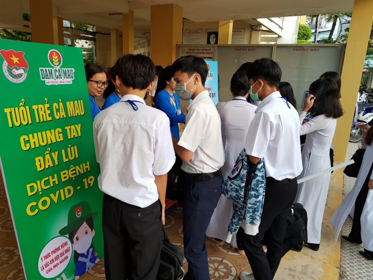 Đạm Cà Mau tài trợ phòng chống dịch Covid-19 tại các trường học dam ca mau tai tro phong chong dich covid 19 tai cac truong hoc