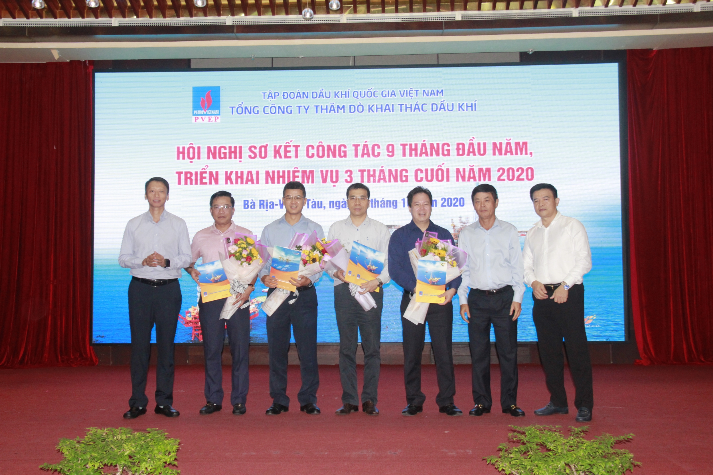 Các sự kiện nổi bật của PVN trong tuần từ 4/10 đến 11/10/2020 cac su kien noi bat cua pvn trong tuan tu 410 den 11102020